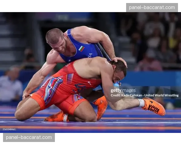 实时：法国大巴黎联赛摔跤决赛，现场涌入一万两千名观众